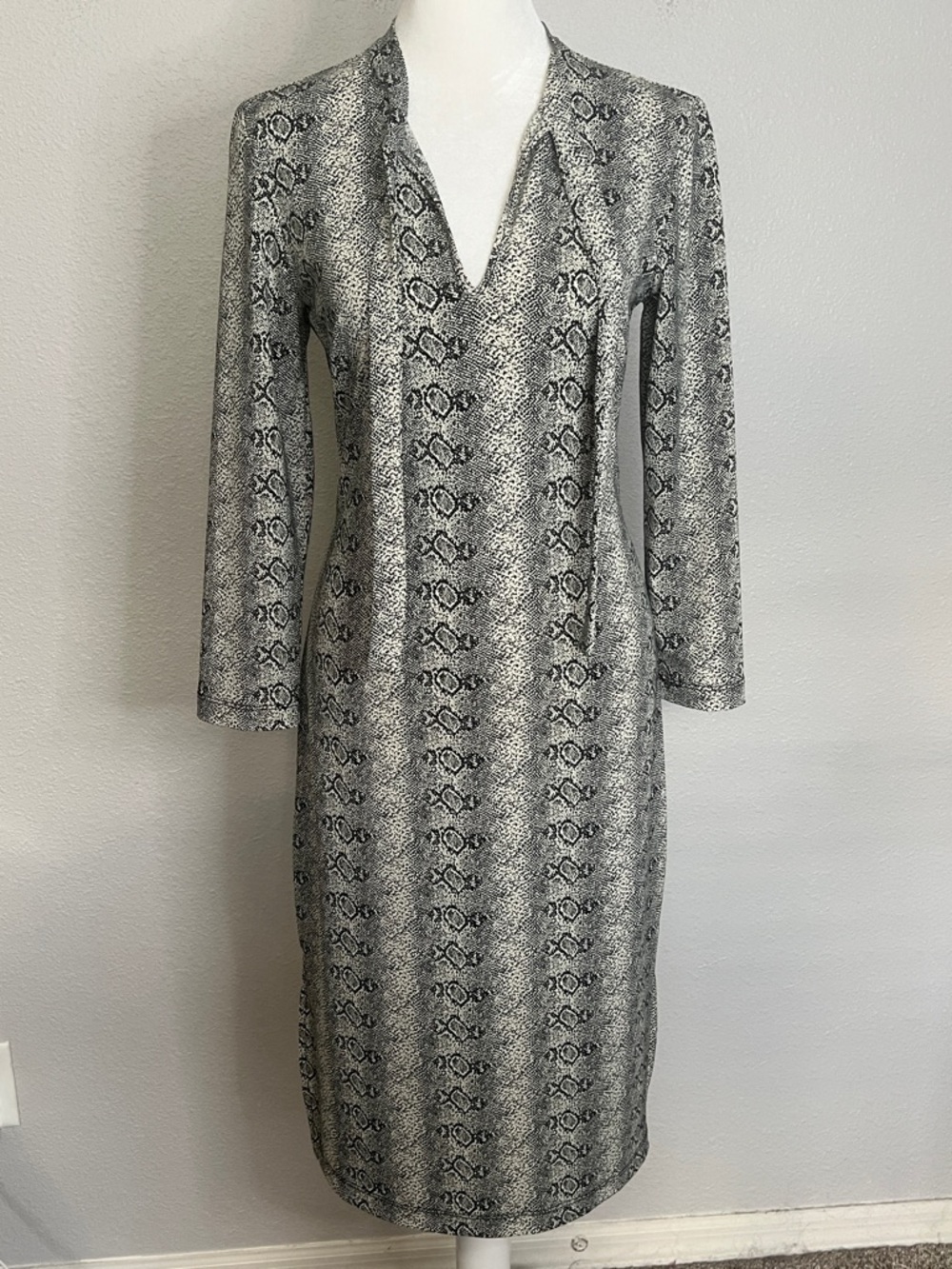 BCBG Bodycon Snake Print 3/4 Sleeve Dress Black/Tan/Gray Size Small